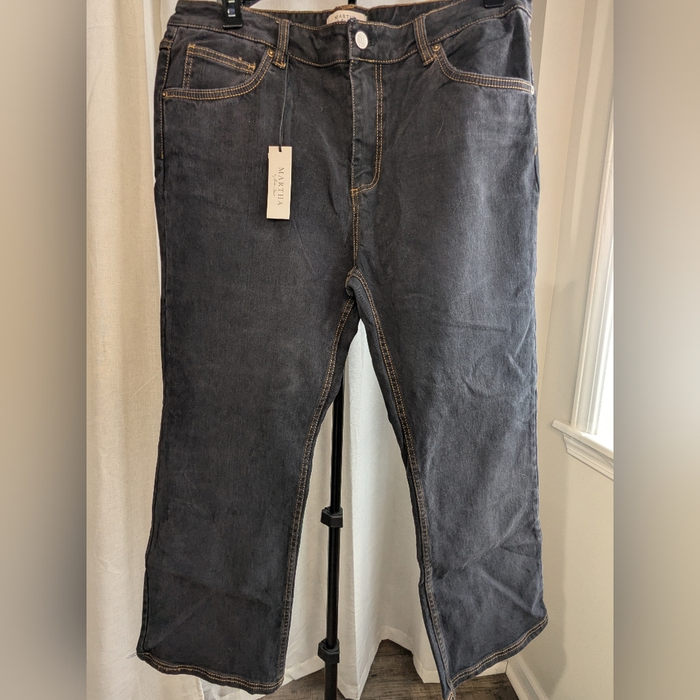 Martha Stewart Flared Leg Jean, Night Indigo, Size 18. NWT.